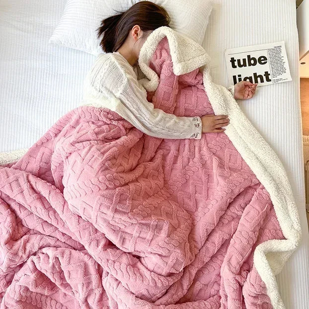 Soft Lamb Velvet Throw Blanket — Luxuriously Plush Home Essential