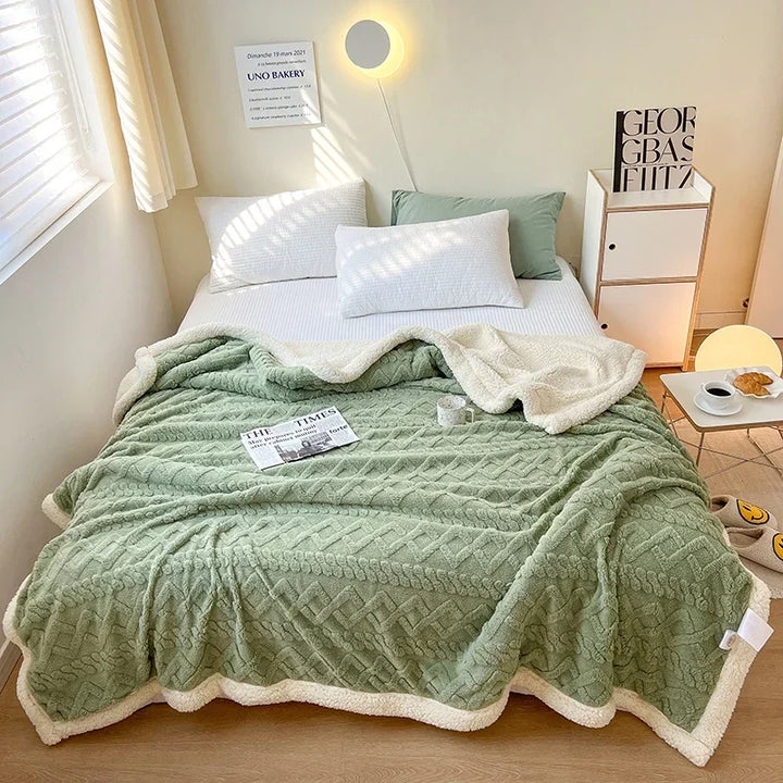Soft Lamb Velvet Throw Blanket — Luxuriously Plush Home Essential
