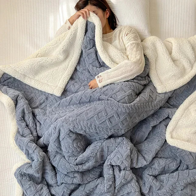 Soft Lamb Velvet Throw Blanket — Luxuriously Plush Home Essential