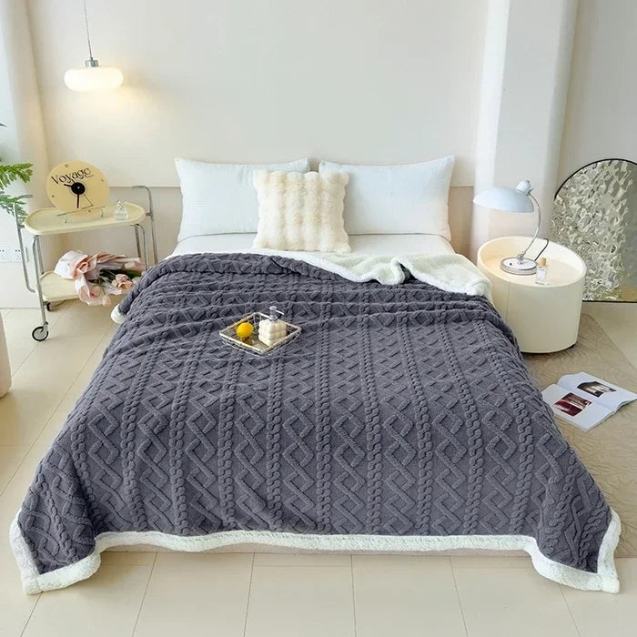 Soft Lamb Velvet Throw Blanket — Luxuriously Plush Home Essential
