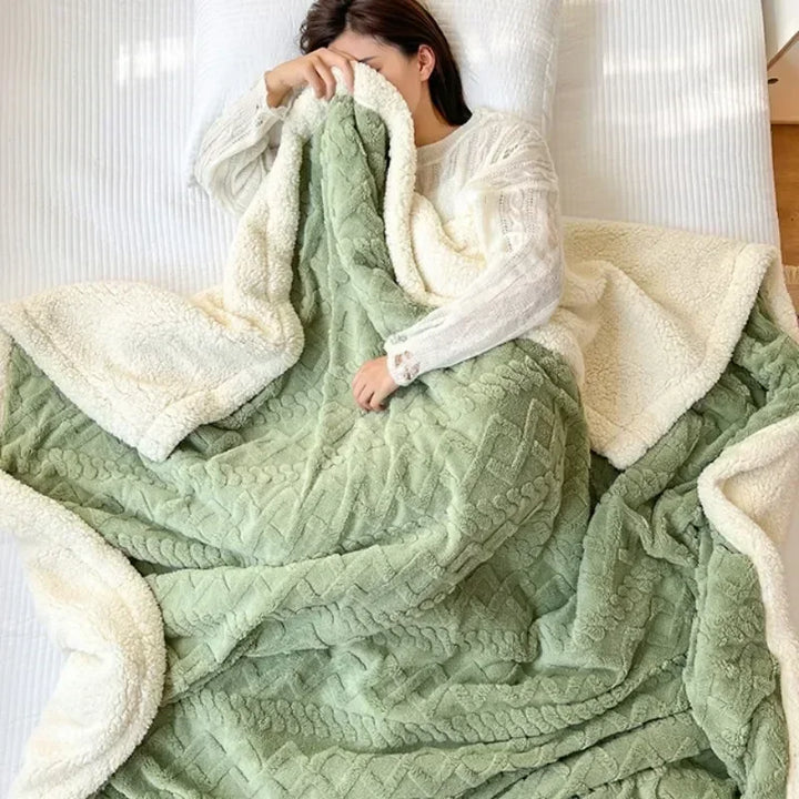 Soft Lamb Velvet Throw Blanket — Luxuriously Plush Home Essential