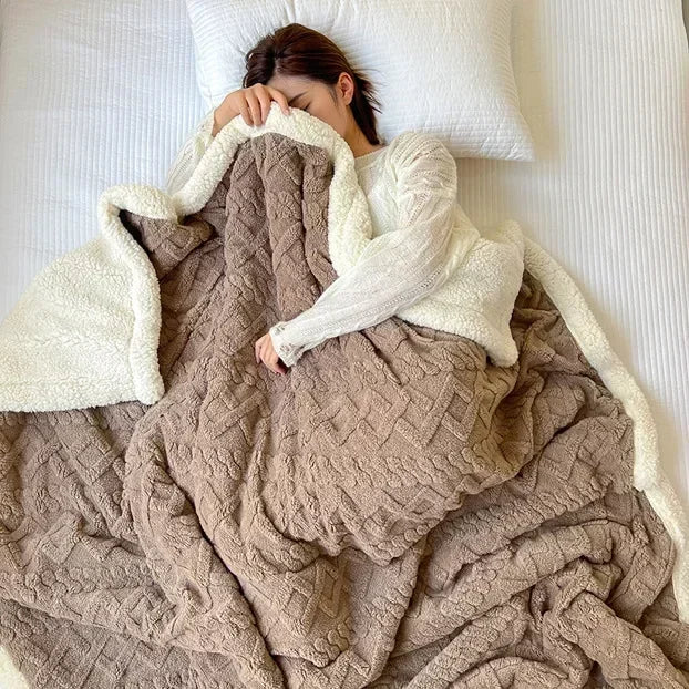 Soft Lamb Velvet Throw Blanket — Luxuriously Plush Home Essential
