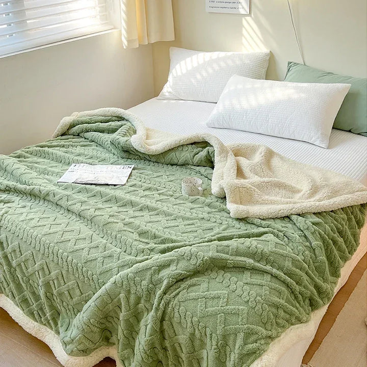Soft Lamb Velvet Throw Blanket — Luxuriously Plush Home Essential