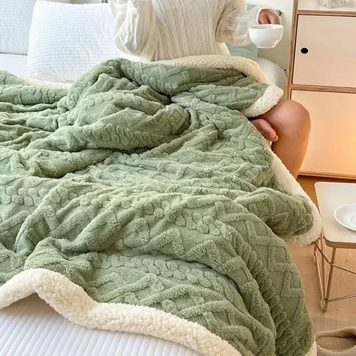 Soft Lamb Velvet Throw Blanket — Luxuriously Plush Home Essential