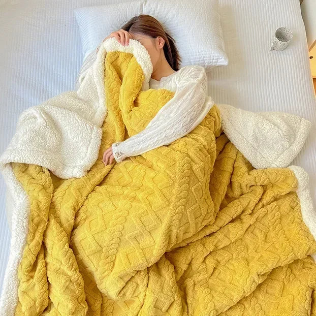 Soft Lamb Velvet Throw Blanket — Luxuriously Plush Home Essential